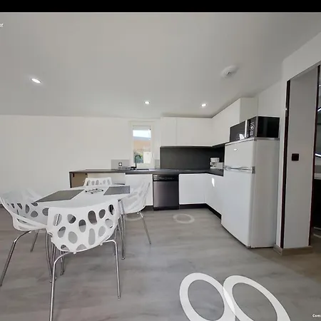 Maison Individuelle Terrain Clos 280m2 Tres Calme